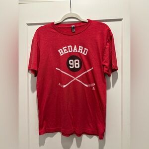 Hockey Men’s Size M Red and White Short Sleeve Bedard Chicago Blackhawks Tee